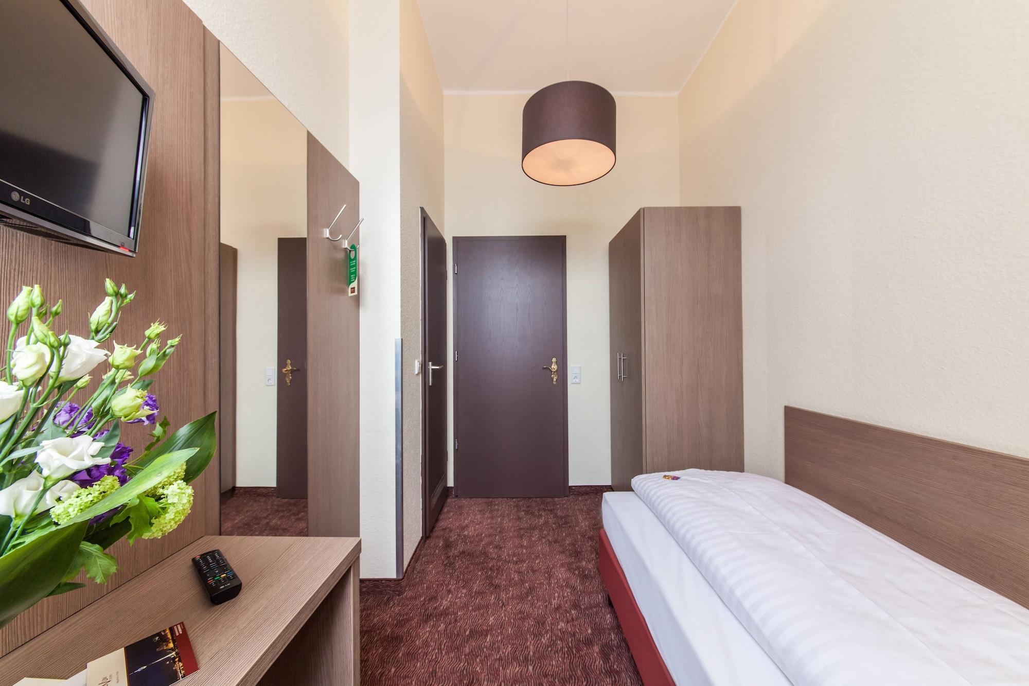 Hotel Maxim Düsseldorf City Exterior foto